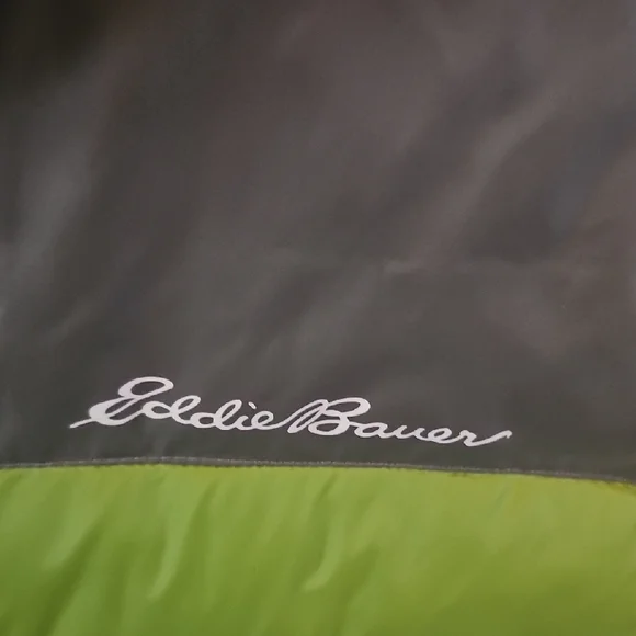 Eddie Bauer Green and Gray Quilted Puffer Vest - Picture 4 of 8